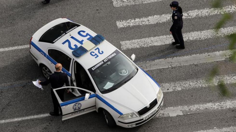 «Χειροπέδες» σε μηχανόβιο που πήγαινε με 205 χλμ./ώρα στη Βουλιαγμένης